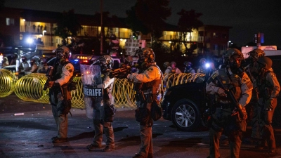 Mit Hilfe der Nationalgarde will US-Präsident Trump auf die Lage in Los Angeles reagieren - die Soldaten und Soldatinnen dürften schon zeitnah ihren Einsatz beginnen.  (Foto: Ethan Swope/AP/dpa)