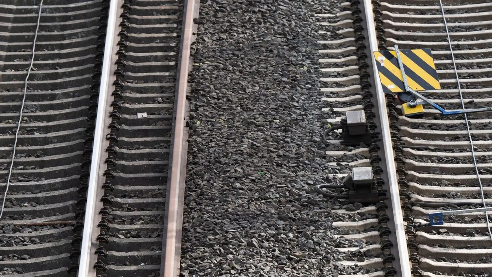Das wichtigste Bauprojekt der Bahn wird dieses Jahr die Generalsanierung der Riedbahn zwischen Frankfurt und Mannheim. Die Strecke wird dazu für fünf Monate voll gesperrt. (Foto: Sebastian Gollnow/dpa)