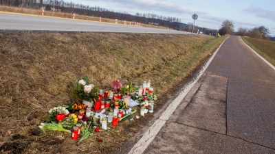 Bei dem Unfall neben der B14 bei Obereichenbach starb im Januar 2025 einen 33-jährige Fußgängerin. (Archivbild: Evi Lemberger)