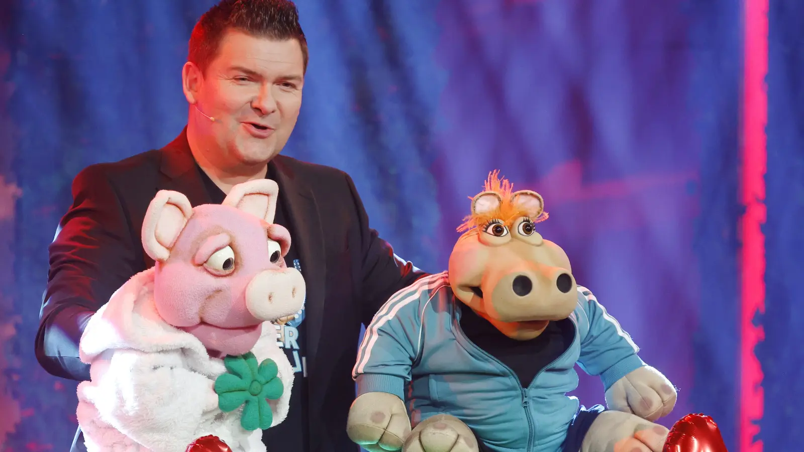 Bauchredner mit frechen Puppen: Sebastian Reich, PigNic (links) und Amanda (Foto: Reinhard Zichy)