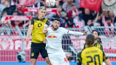 Harter Fight auf Augenhöhe: Dortmund und Leipzig spielen 1:1  (Foto: Bernd Thissen/dpa)
