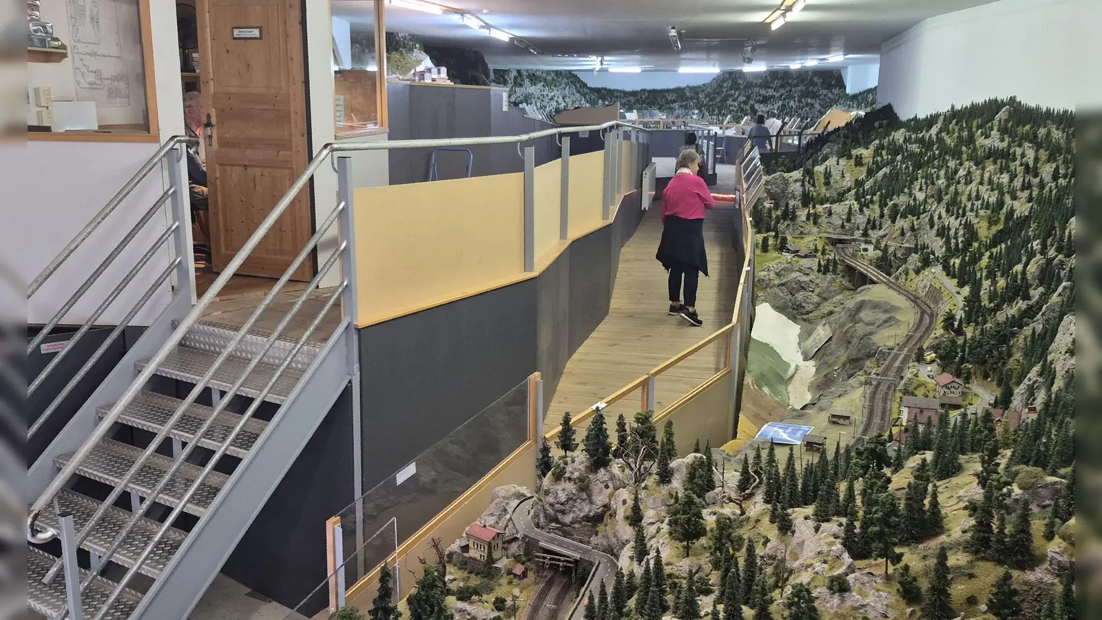 Es gibt viel zu entdecken in dieser Miniaturwelt. Die Ausstellung erstreckt sich über eine Grundfläche von rund 260 Quadratmetern. (Foto: Margit Schwandt)