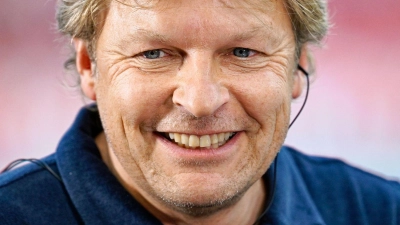 Schalkes Sportdirektot Mulder hat noch einen jungen australischen Innenverteidiger verpflichtet. (Archivbild) (Foto: Uwe Anspach/dpa)