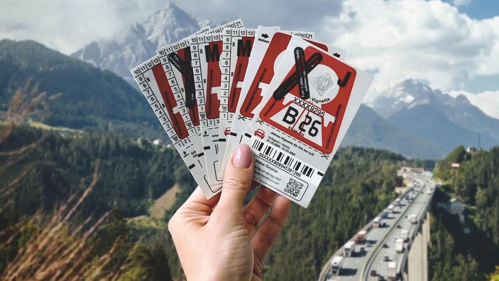 Ein letztes mal kleben: Die Autobahnmaut-Vignetten für 2026 in Österreich sind feuerrot. (Foto: ---/ASFINAG/dpa-tmn)