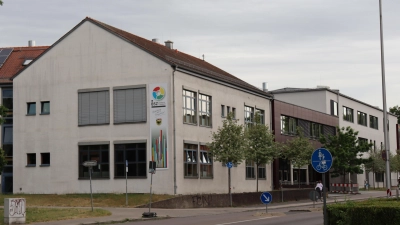 Das Berufliche Schulzentrum in der Brauhausstraße in Ansbach wird an das Fernwärmenetz der Stadtwerke angeschlossen.  (Archivbild: Thomas Schaller)