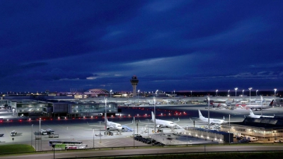 Seit dem frühen Morgen ist der Flugbetrieb wieder möglich. (Foto: Karl-Josef Hildenbrand/dpa)