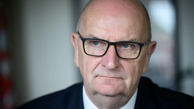 Brandenburgs Regierungschef Dietmar Woidke (SPD) äußerte sich zur Debatte über die SPD-Verfassungsrichterkandidatin Frauke Brosius-Gersdorf. (Archivbild) (Foto: Bernd von Jutrczenka/dpa)