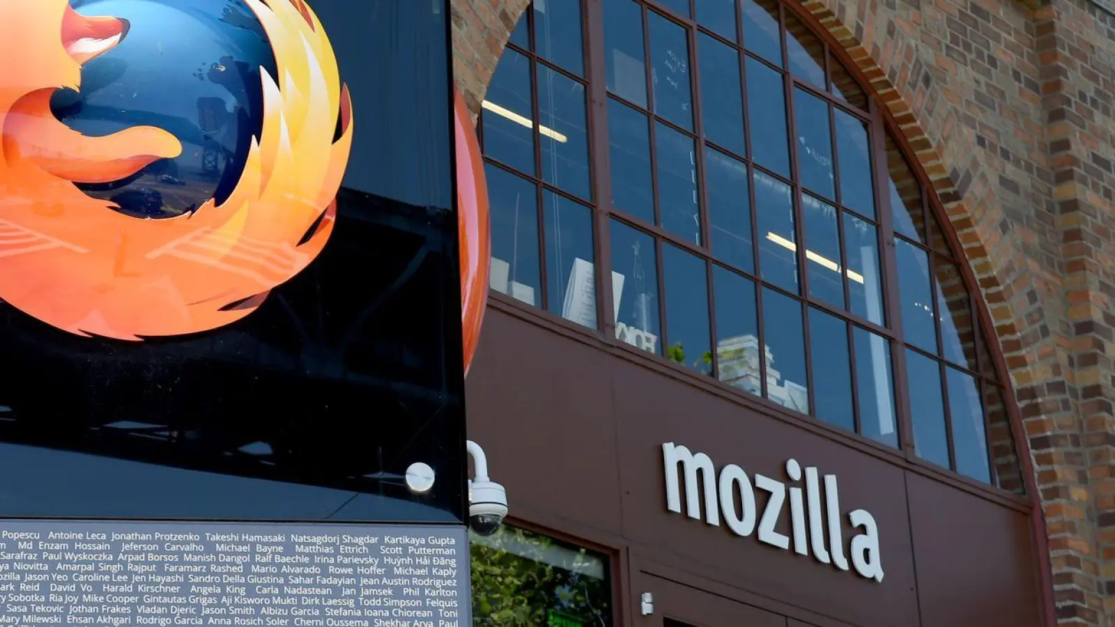 Mozilla fokussiert sich auf Firefox: Neue Funktionen wie Tab-Gruppen und verbesserte Lesezeichenverwaltung sollen Pocket-Funktionen im Browser ersetzen. (Foto: Andrej Sokolow/dpa)