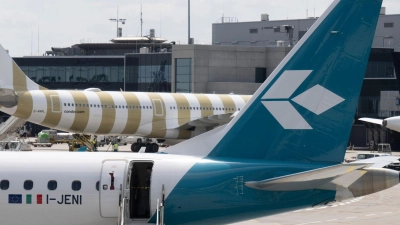 Ein Sonderflug mit 171 aus Israel ausgereisten Deutschen und Angehörigen ist von Jordanien aus Richtung Frankfurt gestartet. (Foto: Boris Roessler/dpa)