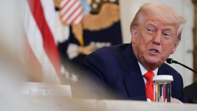 Trump droht der EU mit Zöllen - und gibt sich vorerst wenig kompromissbereit. (Foto: Jacquelyn Martin/AP/dpa)