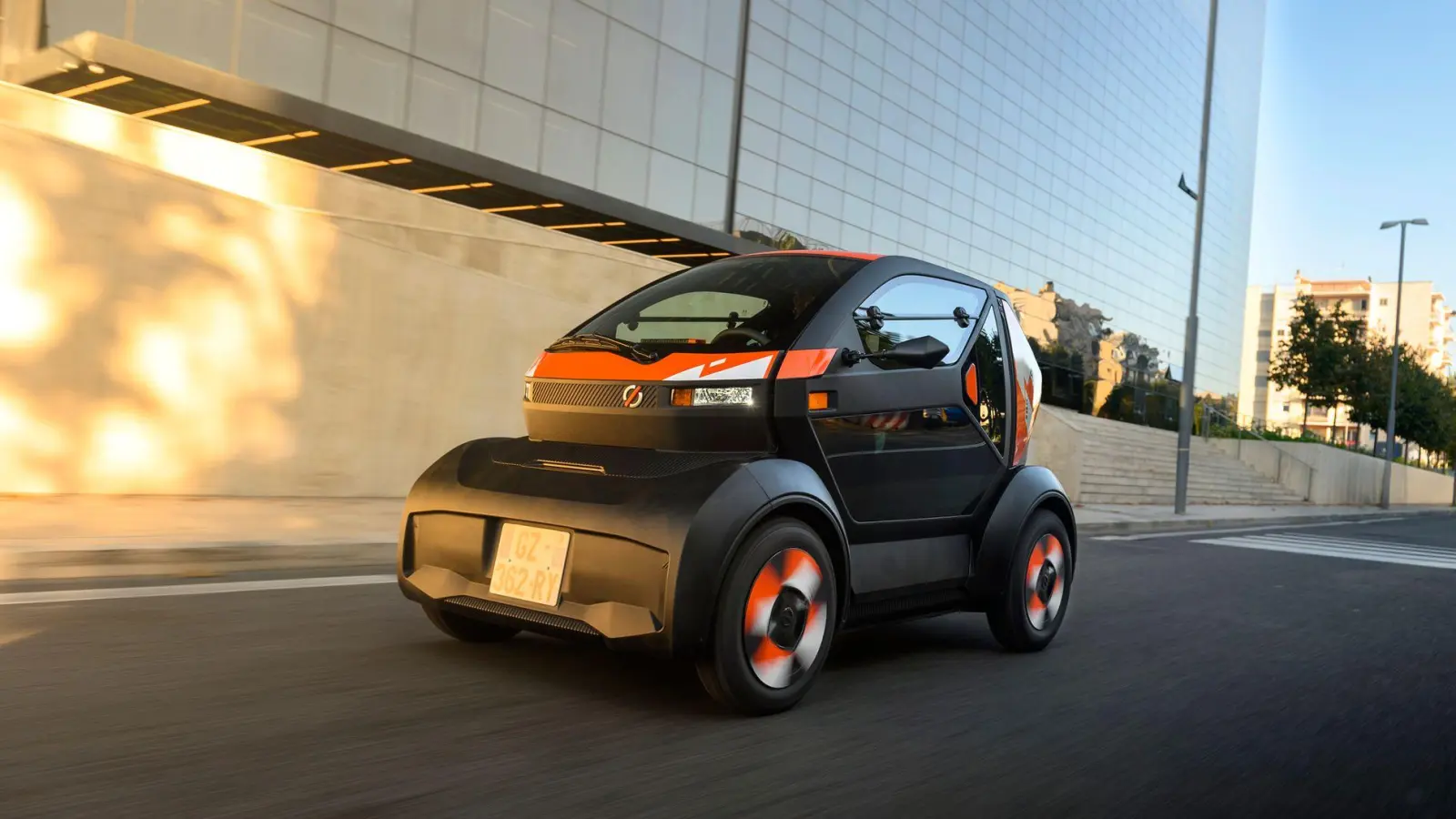 Der Renault Twizy kehrt als Mobilize Duo zurück und ist in Frankreich ab ca. 10.000 Euro erhältlich. Nach Deutschland kommt er Anfang 2025. (Foto: Renault/dpa-tmn)