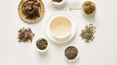 Typisch Weißer Tee: sanfte Farben und innere Werte. (Foto: Jan Rickers/teeverband.de/dpa-tmn)
