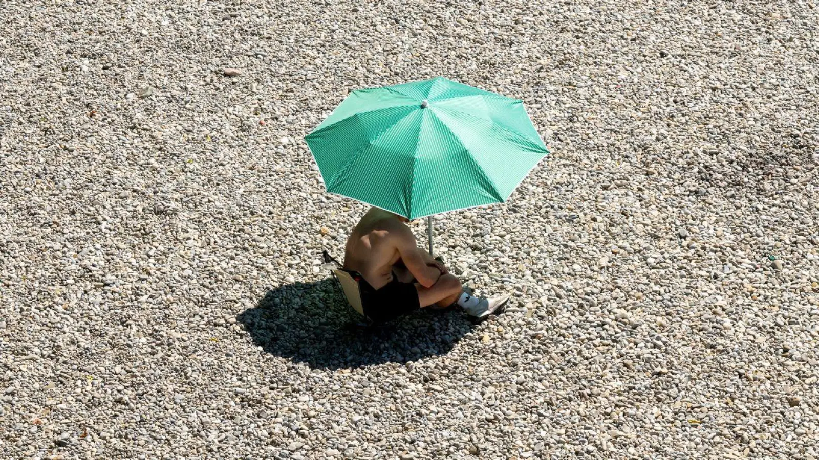 In Deutschland wird es am Wochenende bis zu 36 Grad warm. (Foto: Peter Kneffel/dpa)