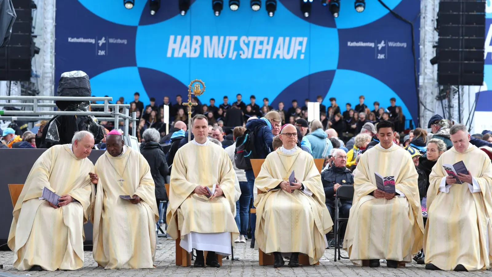 Zum Schlussgottesdienst werden tausende Menschen erwartet. (Archivbild) (Foto: Karl-Josef Hildenbrand/dpa)