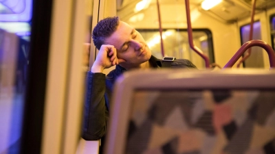 Schöne Erinnerungen oder Rituale aus dem Sabbatical sollte man in den Joballtag hinüberretten. (Foto: Christin Klose/dpa-tmn)