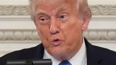 US-Präsident Donald Trump wird dafür kritisiert, nicht genügend Druck auf Kremlchef Putin auszuüben.  (Foto: Manuel Balce Ceneta/AP/dpa)