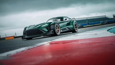 Der P24 RS von Donkervoort erreicht aus dem Stand nach 7,4 Sekunden 200 km/h und ein Spitzentempo von mehr als 300 km/h. (Foto: Elìn De Wilde/Donkervoort/dpa-tmn)