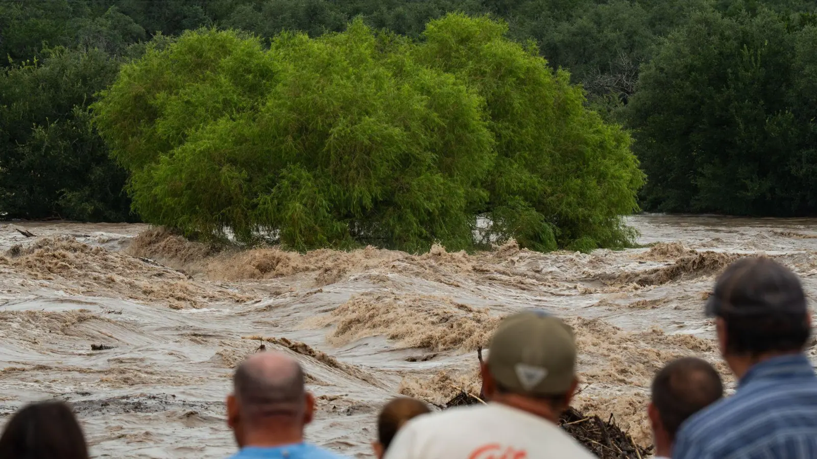 Bei Fluten in Texas gibt es Tote. (Foto: Mikala Compton/Austin American-Statesman/AP/dpa)