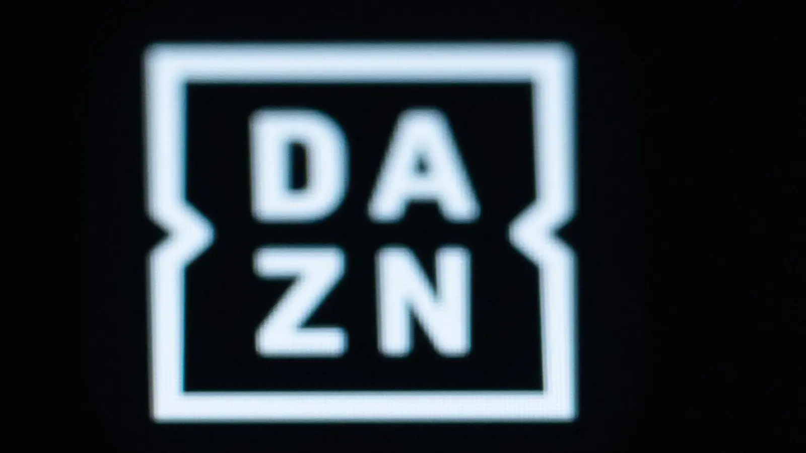 DAZN hat im Jahr 2021 und 2022 die Preise für sein Streamingangebot stark erhöht. (Foto: Silas Stein/dpa)