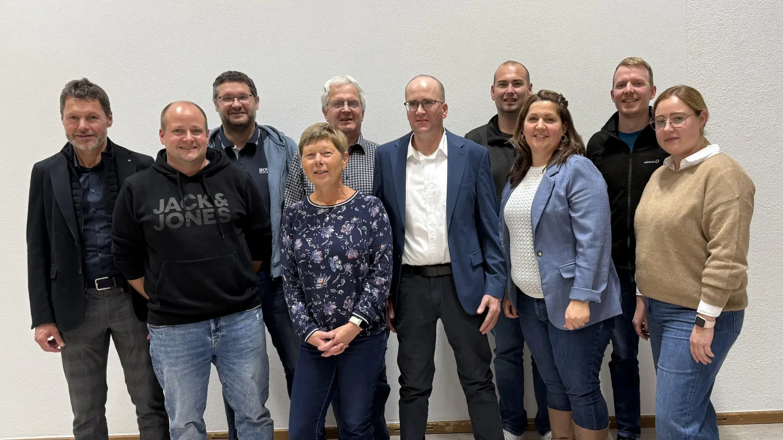 Dieses Ergersheimer Team will gemeinsam zur Kommunalwahl im März antreten: Dieter Hegwein, Volker Döbert, Sebastian Keller, Gerlinde Hoyle, Alfred Krämer, Jörg Rabenstein, Maximilian Gehret, Jasmin Weingärtner, Markus Reiner und Anna-Lena Stahl (von links). Nicht im Bild Lena Weinmann und Thomas Schmidt. (Foto: Sylvia Fehlinger)