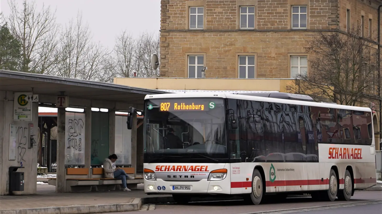 Das gibt es so nicht mehr: ein Bus der Firma Scharnagel, der die Linie 807 Rothenburg-Dombühl bediente. (Archivfoto: Simone Hedler)