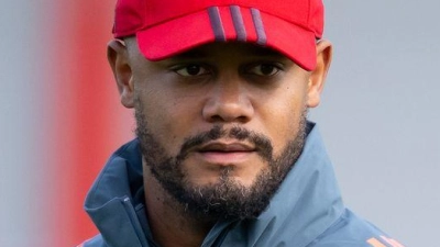 Warnt vor Gegner Gladbach: Bayern-Trainer Vincent Kompany. (Foto: Sven Hoppe/dpa)