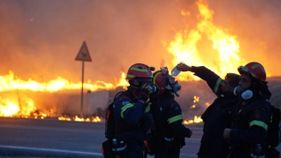 Nach den verheerenden Bränden der vergangenen Jahre ist Griechenland besser gewappnet. (Archivbild) (Foto: Pantelis Fykaris/Politischios.gr via AP/dpa)