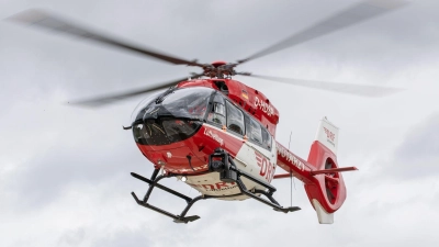 Ein Rettungshubschrauber brachte das Kind noch in ein Krankenhaus. (Symbolbild) (Foto: Daniel Karmann/dpa)