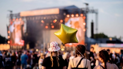 Statt zur Arbeit aufs Festival? Das ist unter Umständen erlaubt. (Foto: Hauke-Christian Dittrich/dpa)