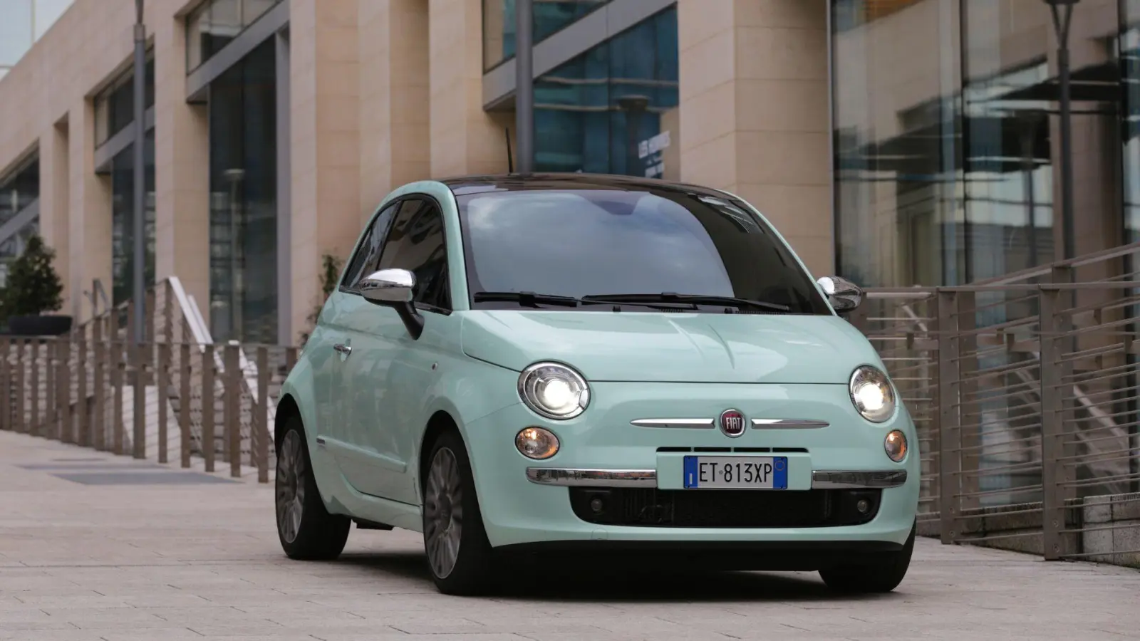 Knuffiger Kamerad oder unzuverlässiger Unhold? Wie schneidet der Fiat 500 bei Gebrauchtwagen-Experten ab und worauf sollten Käufer achten? (Foto: Alberto Alquati/Fiat/dpa-tmn)