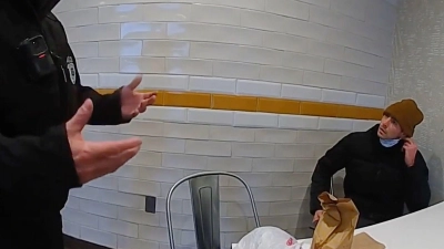 Mutmaßlicher Mörder Luigi Mangione wird im Fast-Food-Restaurant gefasst (Foto: Uncredited/Pennsylvania State Police/AP/dpa)