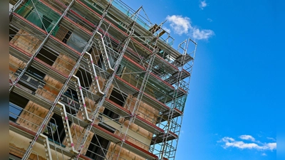 Die Kosten im Wohnungsbau steigen deutlich. (Symbolfoto) (Foto: Patrick Pleul/dpa)