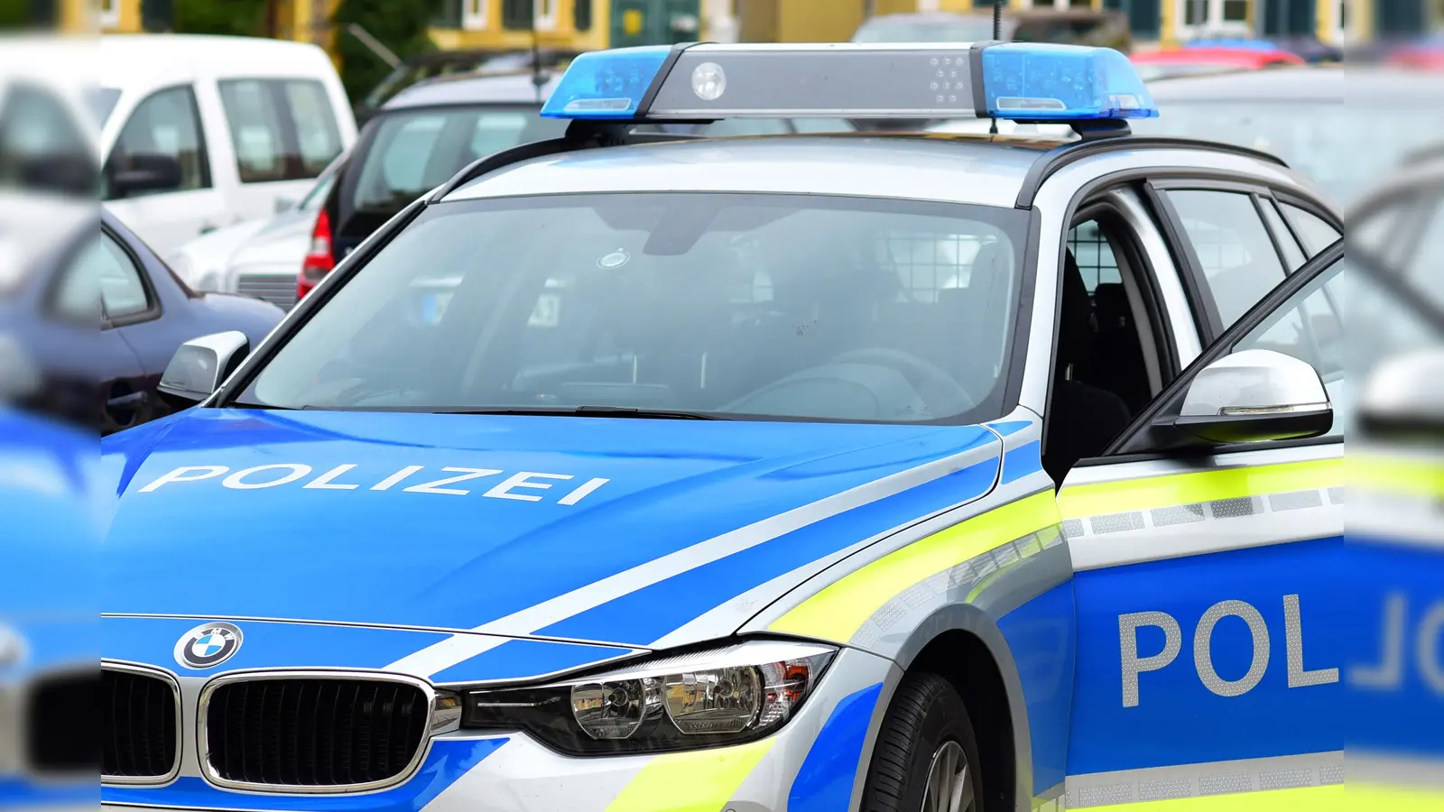 Bei einem Unfall auf dem Parkplatz an der Steigerwaldstraße in Münchsteinach hat ein Leichtkraftfahrer Frakturen an beiden Armen erlitten. (Symbolbild: James Edward Albright Jr)