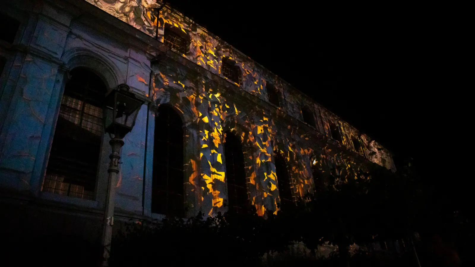 Viele Fassaden werden beleuchtet. (Foto: Evi Lemberger)