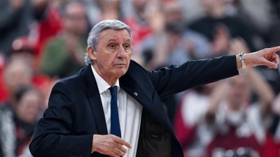 Svetislav Pesic steht mit seinen Bayern mit einem Bein im BBL-Halbfinale. (Foto: Sven Hoppe/dpa)