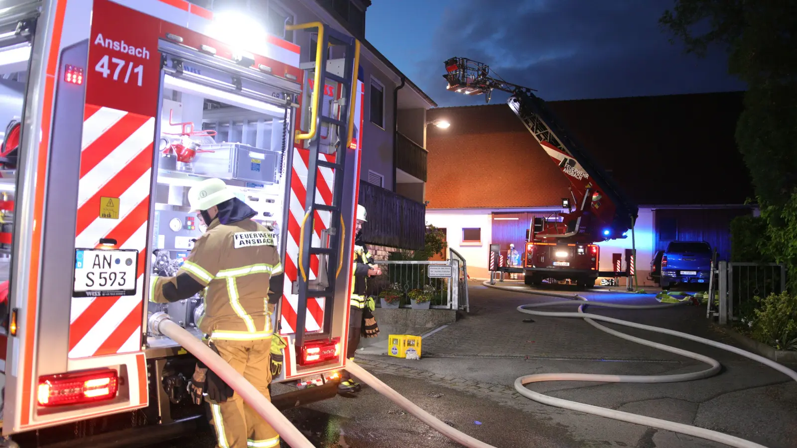 Ein Zimmerbrand im Ansbacher Stadtteil Eyb war in der Nacht zum Samstag rasch gelöscht. (Foto: NEWS5 / Markus Zahn)