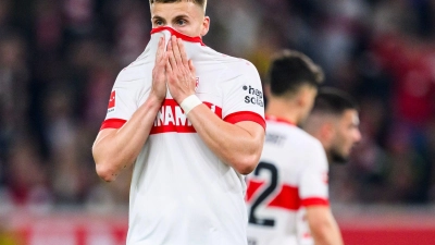Ermedin Demirovic vergab in Halbzeit die große Chance auf die VfB-Führung. (Foto: Tom Weller/dpa)