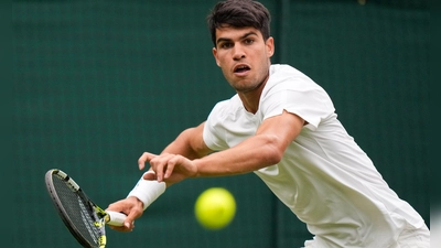 Bleibt in Wimbledon ohne Satzverlust: Carlos Alcaraz. (Foto: Mosa'ab Elshamy/AP/dpa)