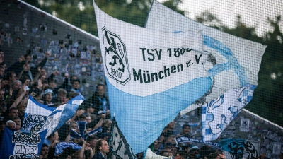Die 1860-Fans konnten gegen Havelse ganz spät jubeln. (Archivfoto) (Foto: Christoph Reichwein/dpa)