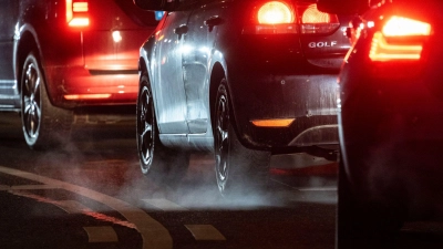 Um die Zukunft des Autos wird auf EU-Ebene leidenschaftlich gestritten. (Symbolbild)  (Foto: Marjian Murat/dpa)