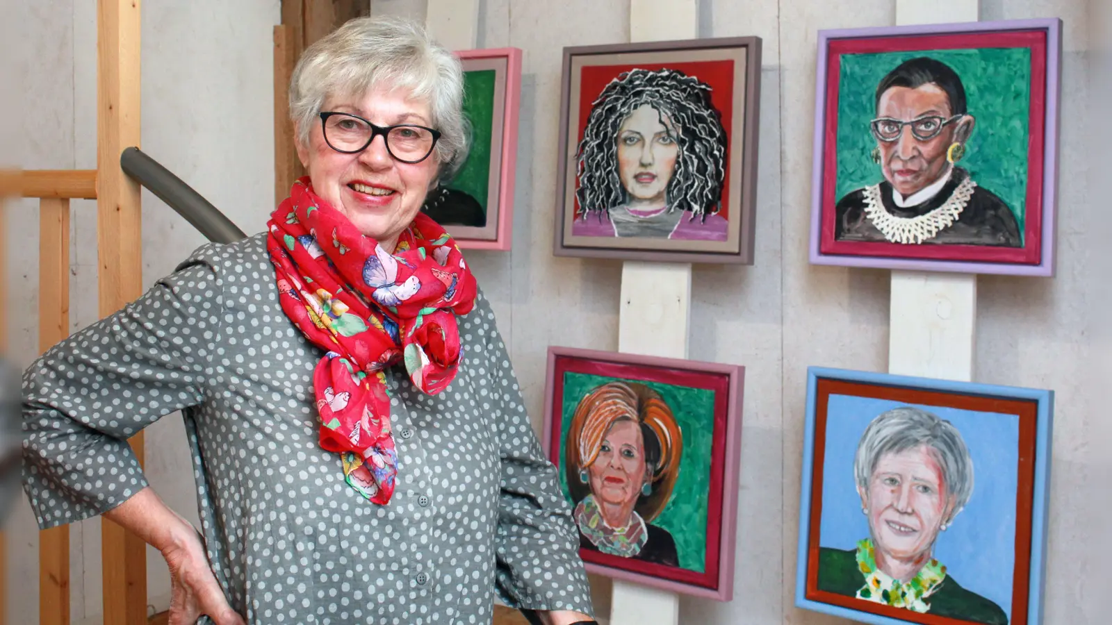 In der Galerie von Irmtraud Schmidt-Hartung hängen auch Portraits von Frauen, die das Bild der Frau prägten. (Foto: Irmeli Pohl)