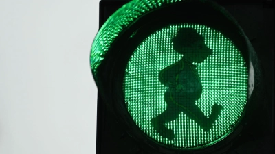 Aus Bamberg kommt der Kinderbuchklassiker „Das Sams“. Es ist dort auch auf Ampeln verewigt. Diese fielen wegen des Stromausfalls teils aus. (Foto: Nicolas Armer/dpa)