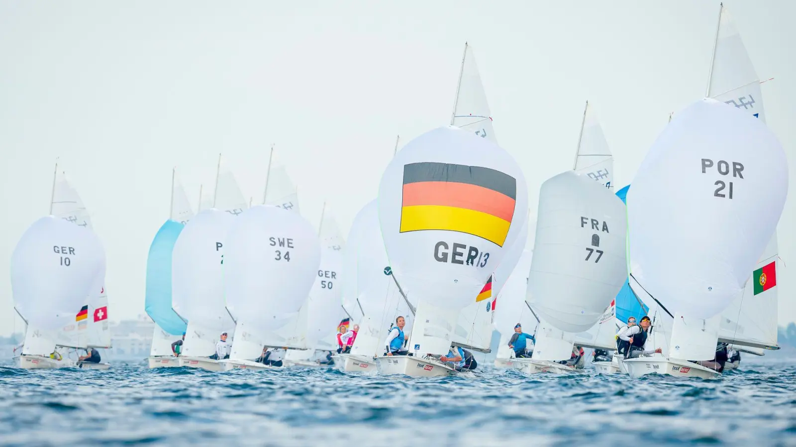 Kiel hat mit der Kieler Woche mehrfach seine Befähigung zur Austragung internationaler Regatten bewiesen. (Archivbild) (Foto: Sascha Klahn/dpa)