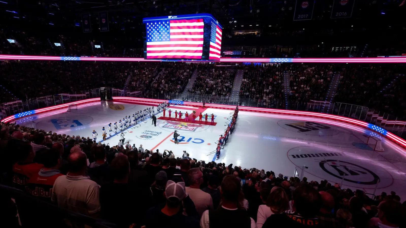 US-Gast in München: Die Buffalo Sabres aus der NHL. (Foto: Sven Hoppe/dpa)