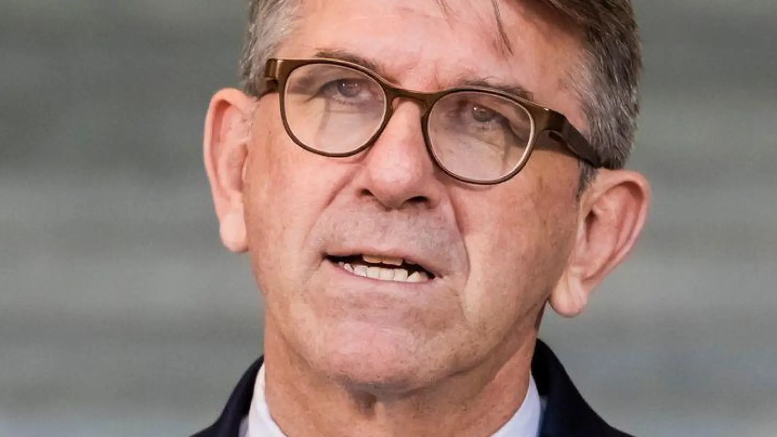 Kulturstaatsminister Weimer betont: „Journalistische Arbeit ist keine Straftat“. (Archivbild) (Foto: Christoph Soeder/dpa)