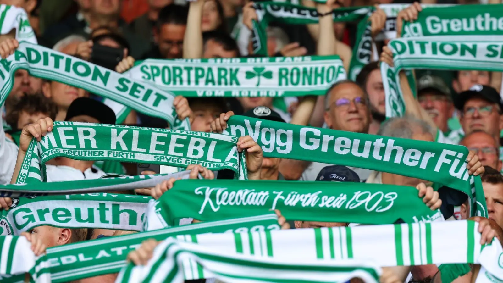 Die SpVgg Greuther Fürth baut ihren sportlichen Bereich weiter um. (Foto: Daniel Karmann/dpa)