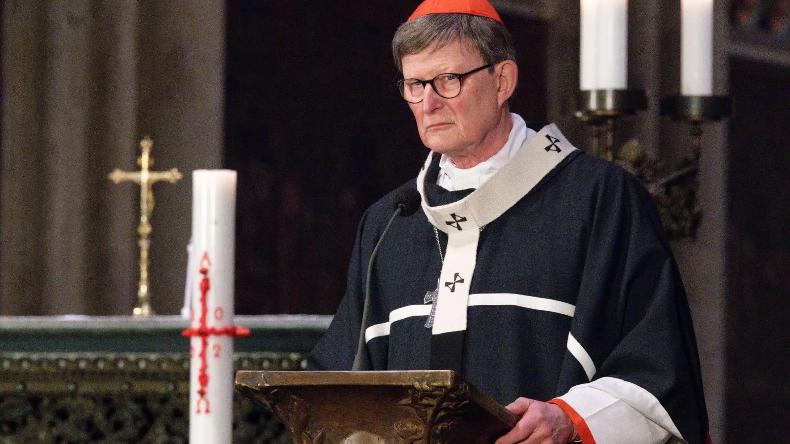 Die Staatsanwaltschaft und Polizei in Köln durchsuchen mehrere Objekte im Erzbistum Köln. Der Kölner Erzbischof ist Rainer Maria Woelki. (Foto: Henning Kaiser/dpa)