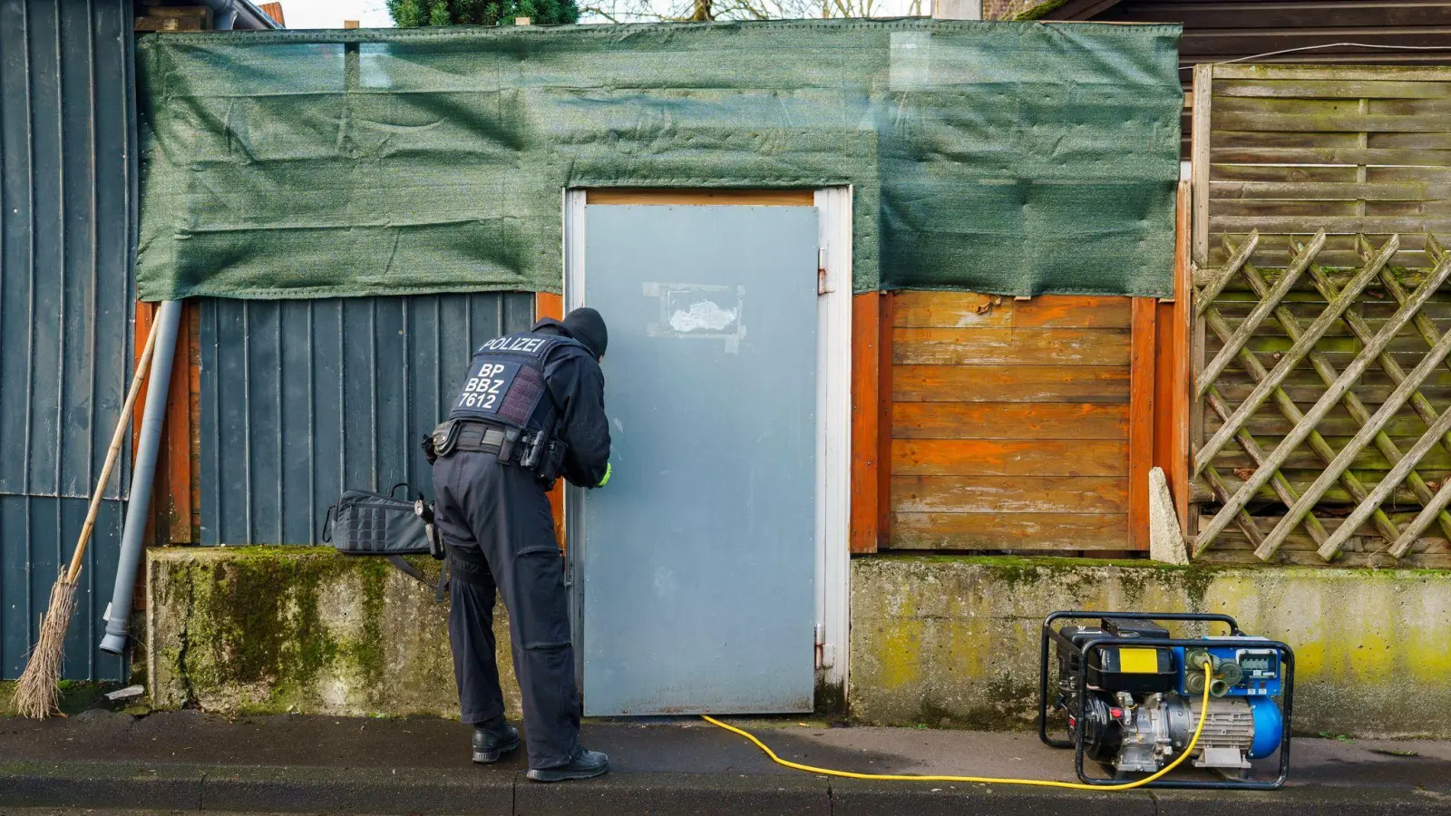 150 Beamte waren im Einsatz. (Foto: Andreas Arnold/dpa)