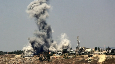 Allein am Sonntag zählten libanesische Medien rund 90 israelische Angriffe im Süden. (Foto: Stringer/dpa)