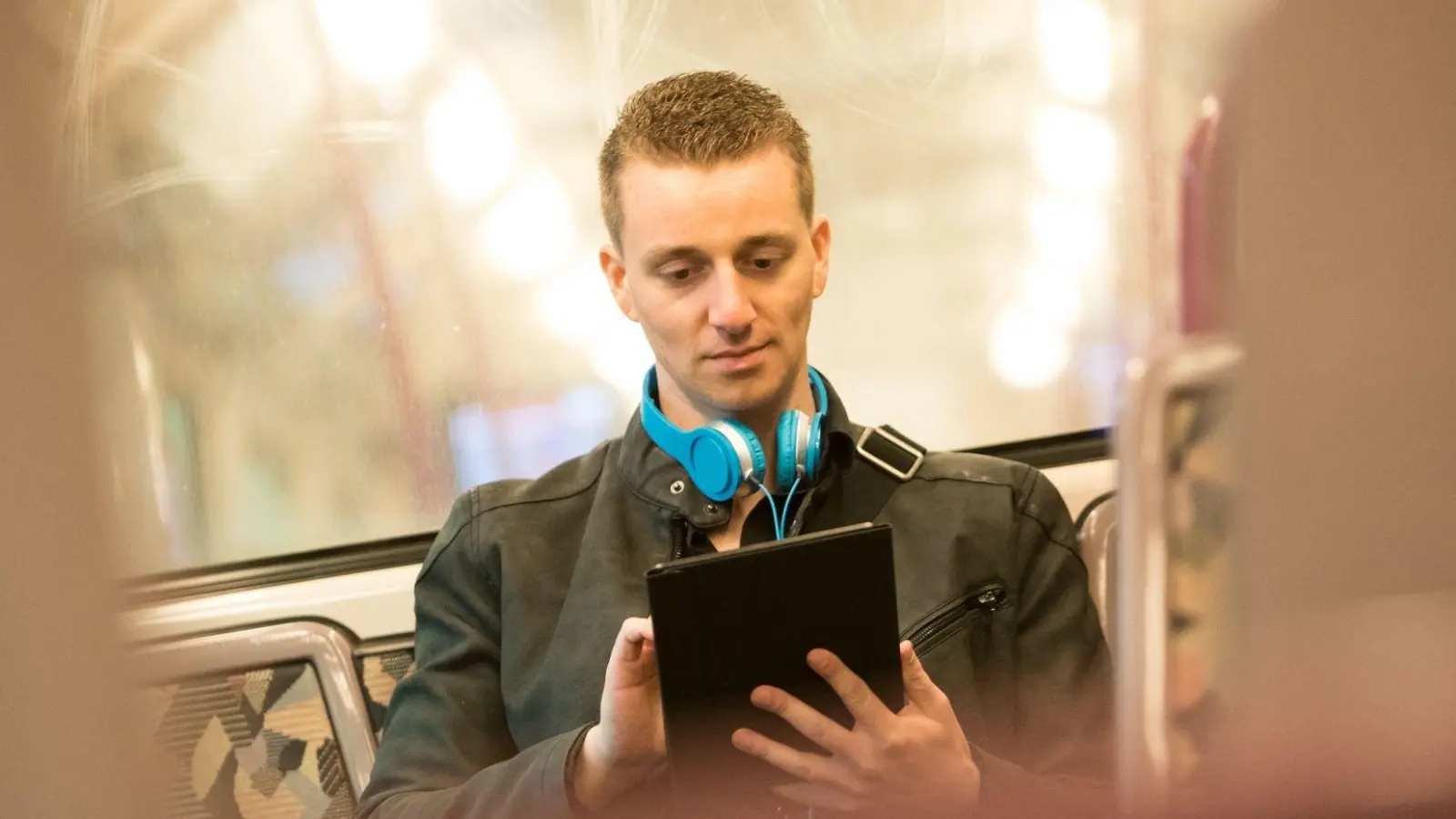 In den WLAN-Einstellungen sollte man die automatische Anmeldung deaktivieren, sich also immer manuell an einem öffentlichen Hotspot anmelden. (Foto: Christin Klose/dpa-tmn)